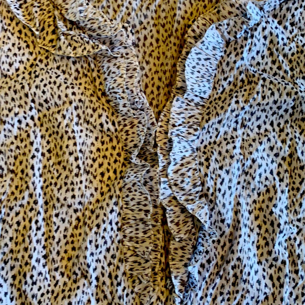 Ann Taylor Loft Sleeveless Ruffled Blouse - Picture 2 of 6